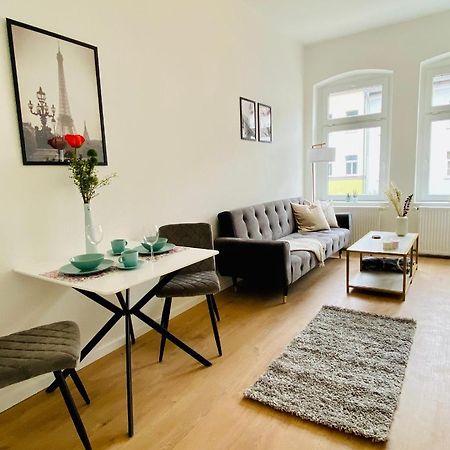 Stilvolles Apartment In Zentraler Lage - Smart-Tv, Queensize-Bett, Altbaustil, Kueche In City-Naehe Erfurt Exterior foto