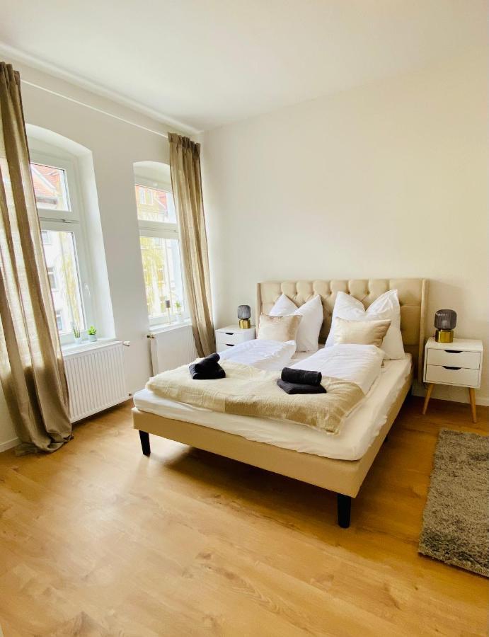 Stilvolles Apartment In Zentraler Lage - Smart-Tv, Queensize-Bett, Altbaustil, Kueche In City-Naehe Erfurt Exterior foto